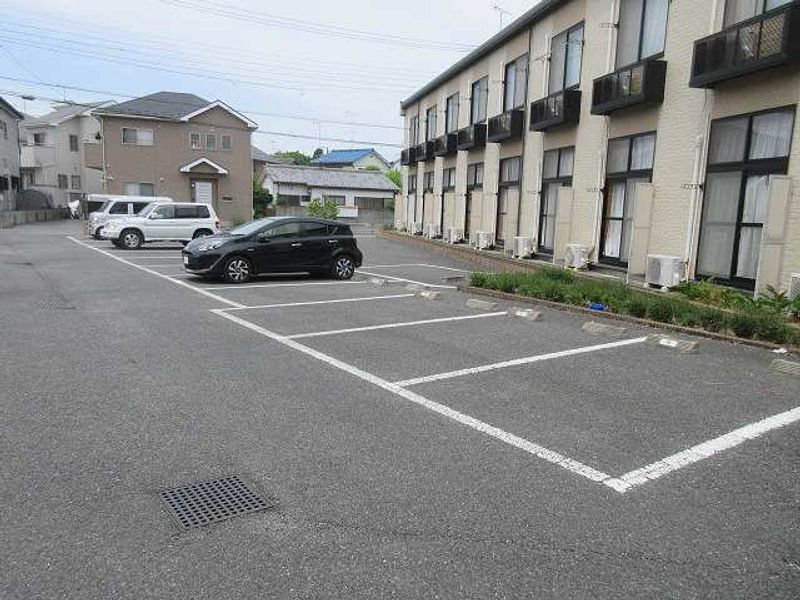 レオパレスアンソレイユ 駐車場