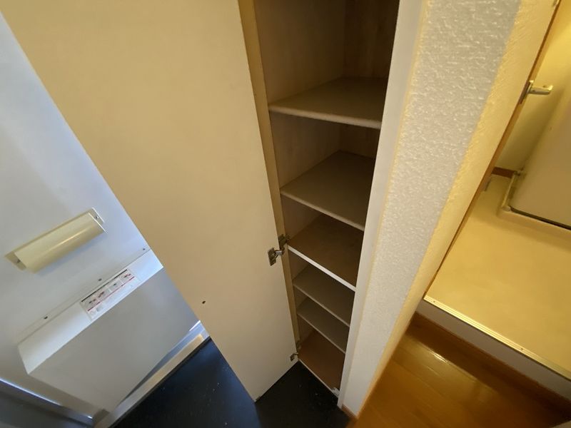 レオパレス東手城 玄関