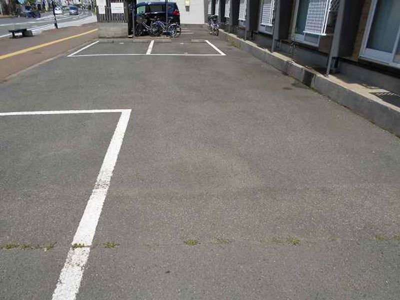 レオパレスハクスイ 駐車場