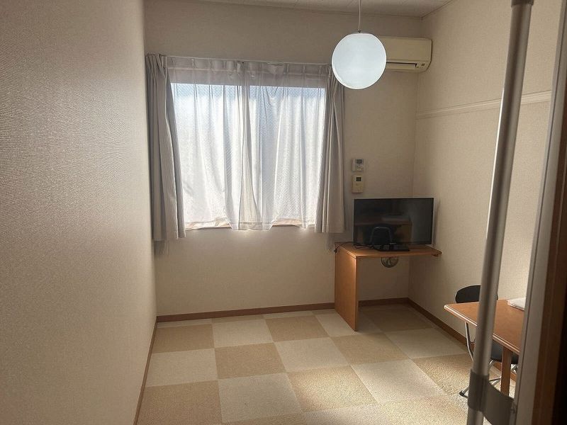 レオパレスホーヤ 居間