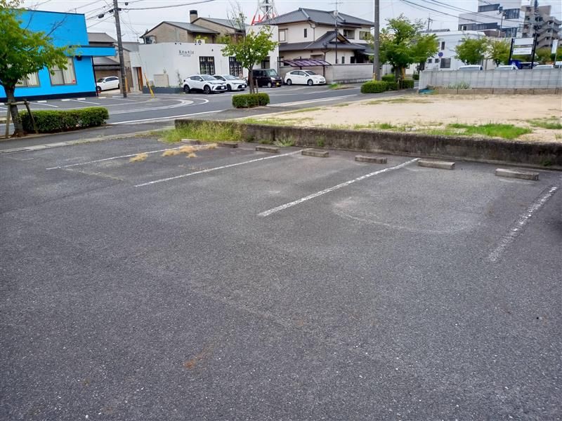 レオパレスパークハイム 駐車場