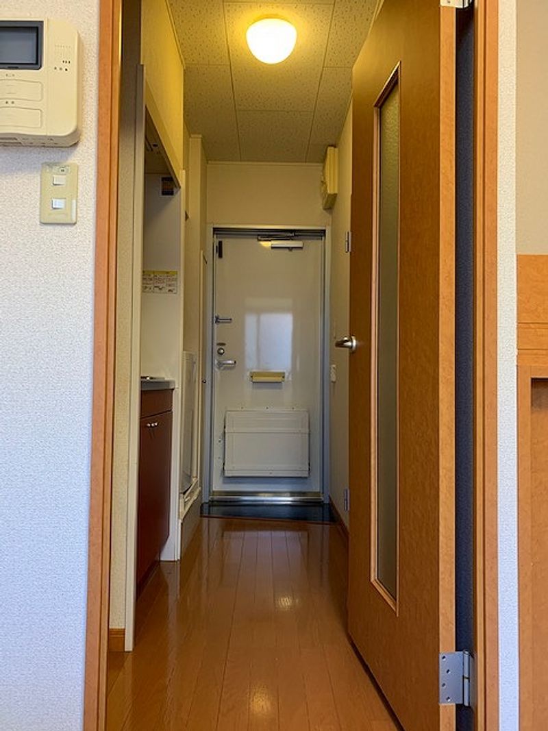 レオパレス昴 玄関