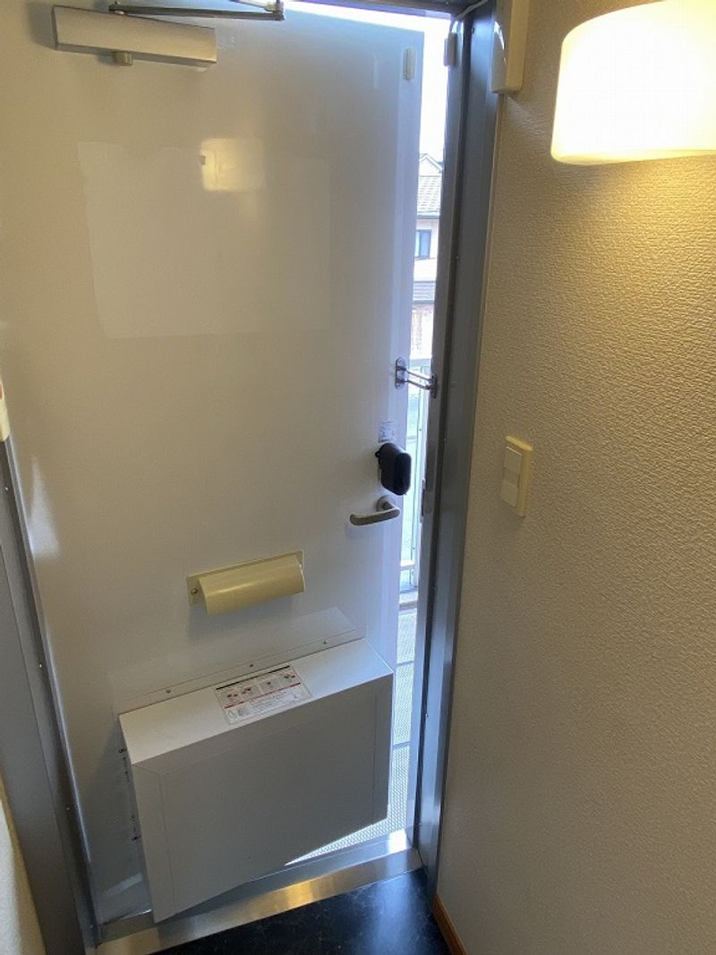 レオパレスシェソワ中通 玄関