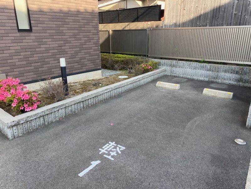 レオネクストスカイスクレイパー 駐車場