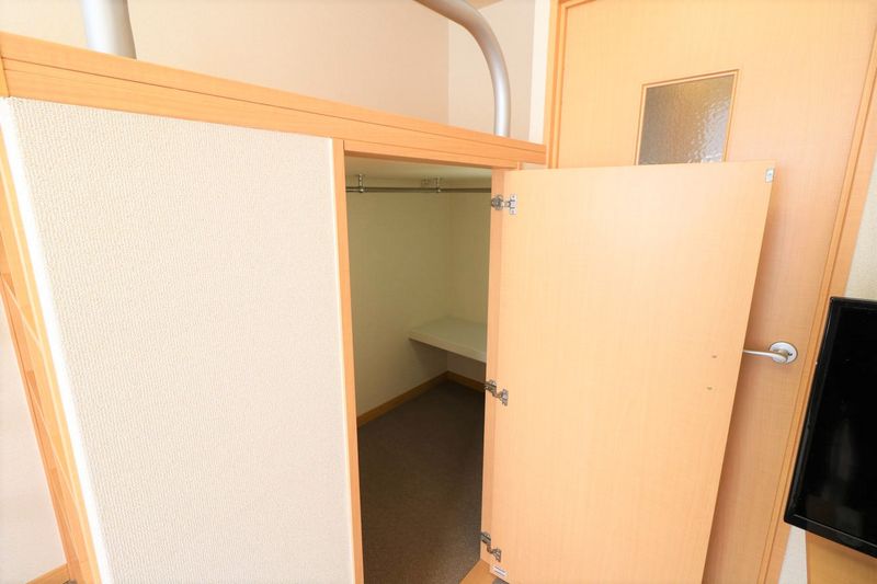 レオパレスエムズコート南丹 収納