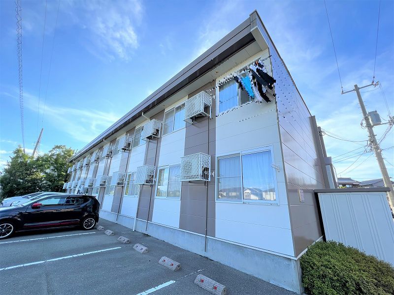 レオパレスリバーサイド 外観