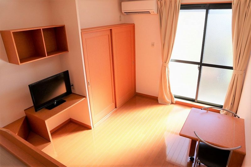 レオパレス西島ＥＡＳＴ 居間