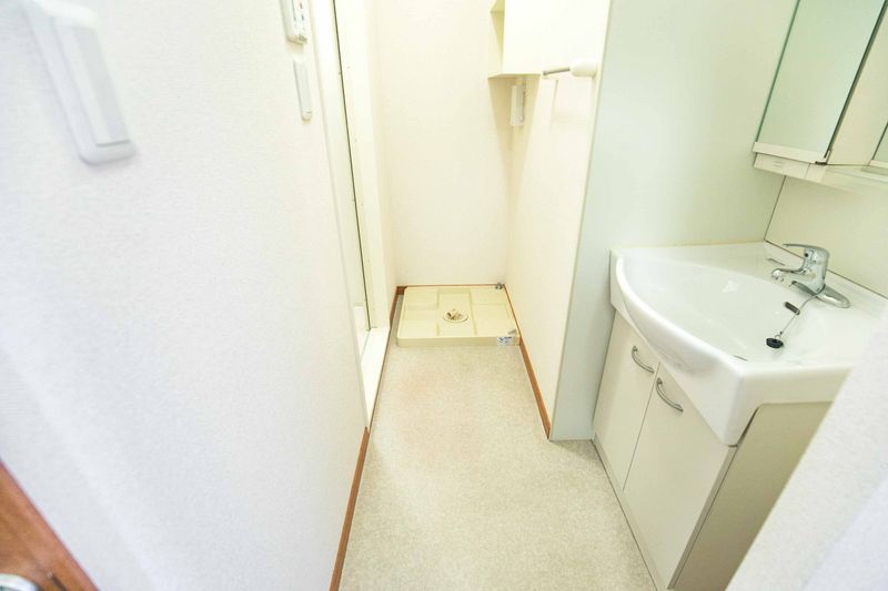 レオパレスやちよ 洗面所