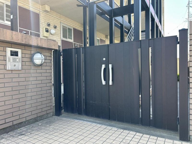 レオパレスロイヤルリーフ セキュリティ