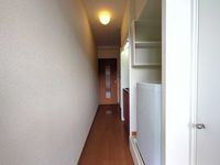 レオパレスジュネス 玄関