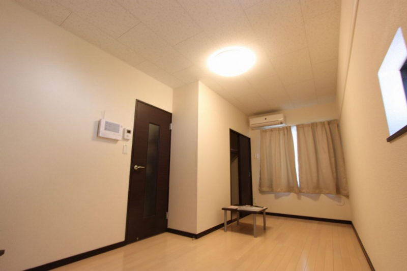 レオネクストＴＥＮＪＩＮ 居間