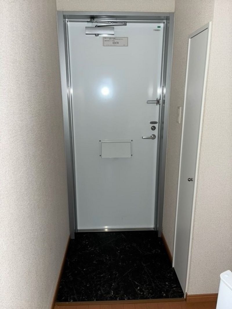 レオパレスサンライズアオキ 玄関