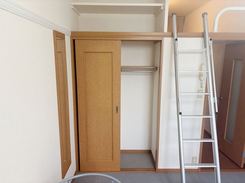 レオパレスプリステラＴＭ 収納