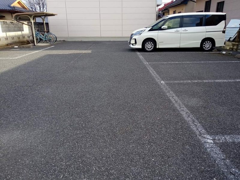 レオパレスエクセレントイン 駐車場