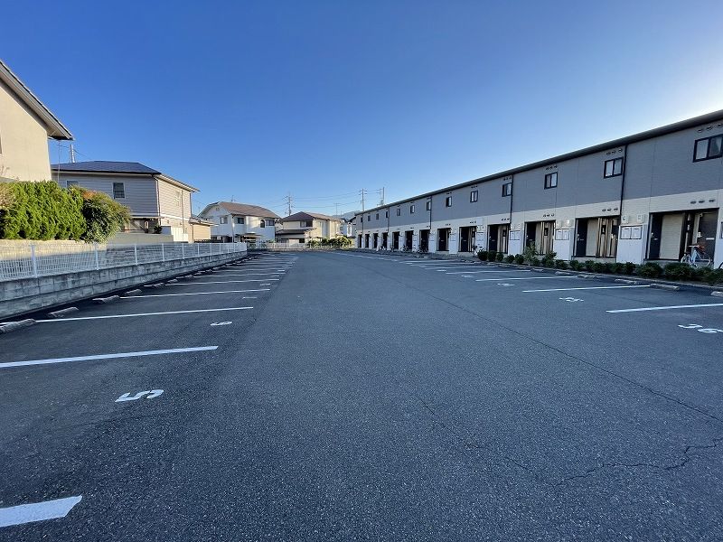 レオパレス活 駐車場