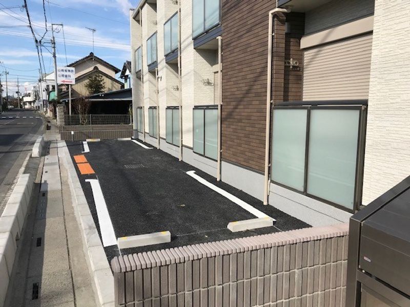 クレイノＨＡＮＡ 駐車場