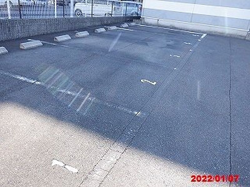 レオパレス西味鋺 駐車場