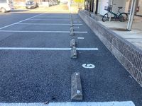 レオパレスアバンティ 駐車場