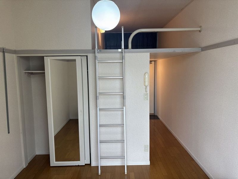 レオパレスＶｉｎｇｔ　ｅｔ　ｕｎ 居間