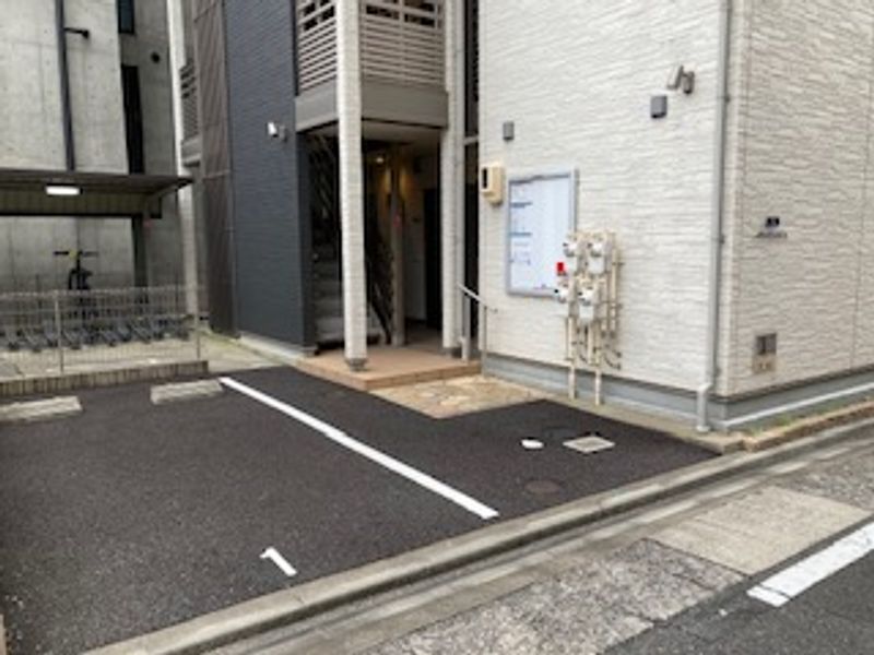 クレイノグランディールＤ 駐車場