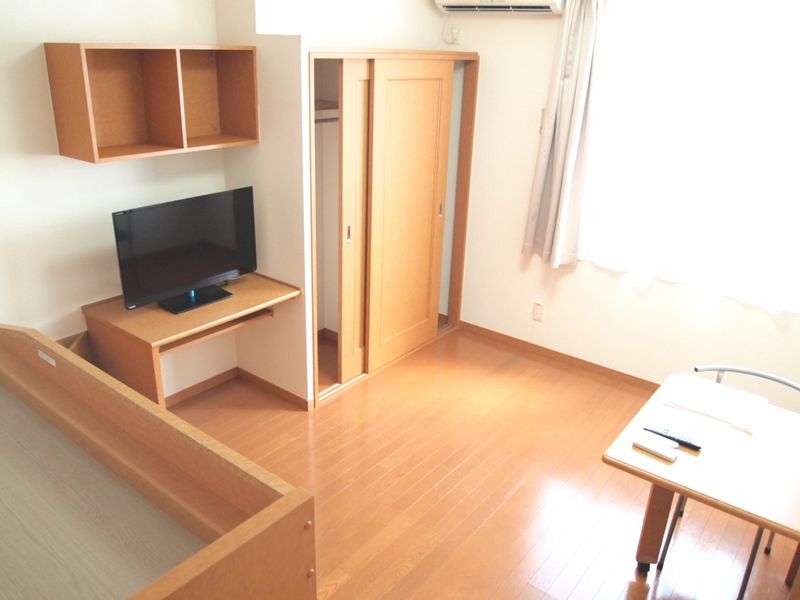 レオパレス東陽 居間