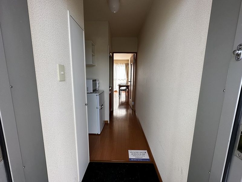 レオパレスフォレストⅡ 玄関