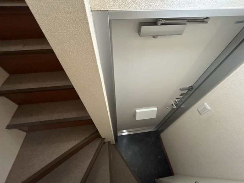 レオパレス西羽貫 玄関