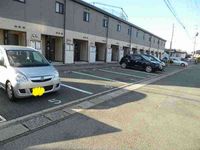レオパレスクレール幸田 駐車場