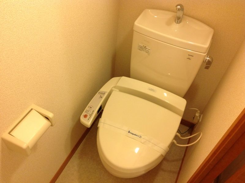 レオパレスタウンコート竜王 トイレ