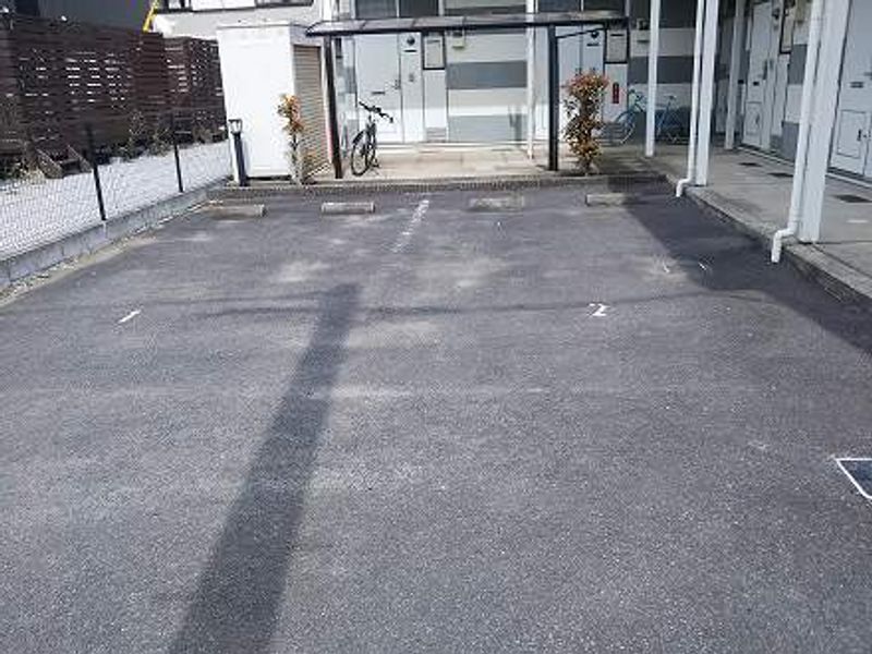 レオパレスＭＡＲＩＮＥ 駐車場