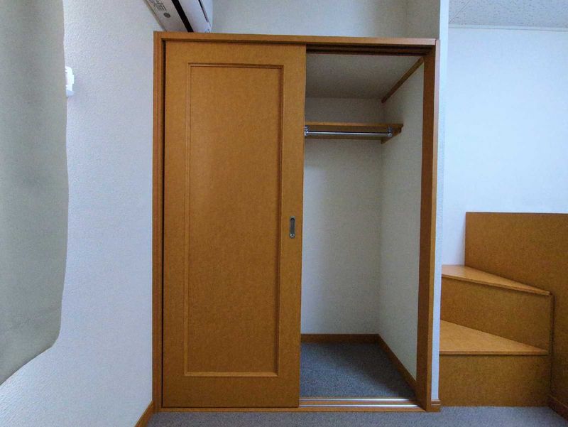 レオパレスエメラルド 収納