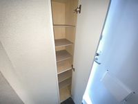 レオパレスユーカ 玄関