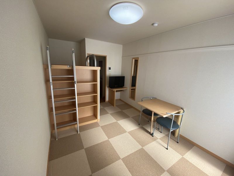 レオパレスＨＡＮＡＮＡＫＡ 居間