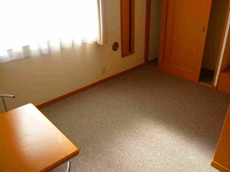 レオパレスメルベーユ 居間