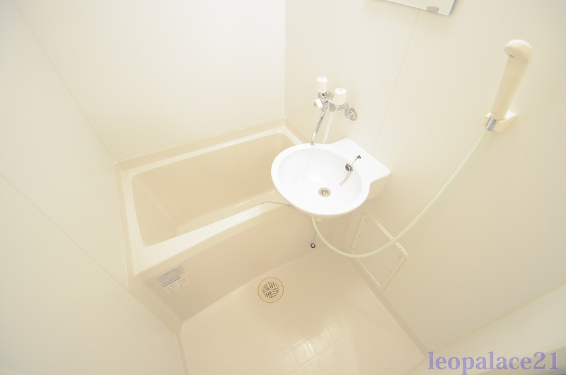 レオパレス逗子ＴＷＩＮ−α 洗面所