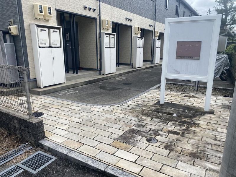 レオパレスかすもり エントランス