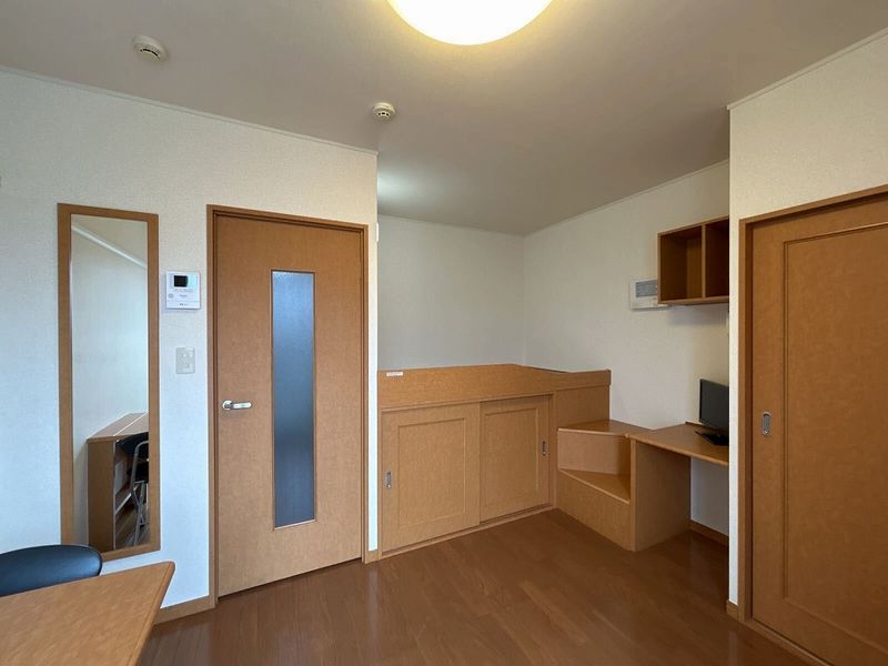 レオパレスフォレストⅡＡ 居間