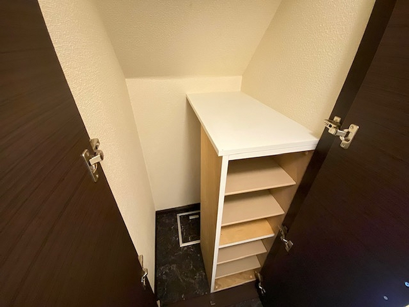 レオネクスト曳馬 玄関