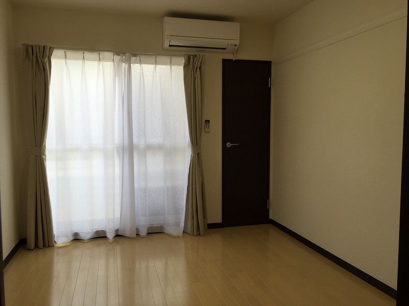 レオネクスト和 居間