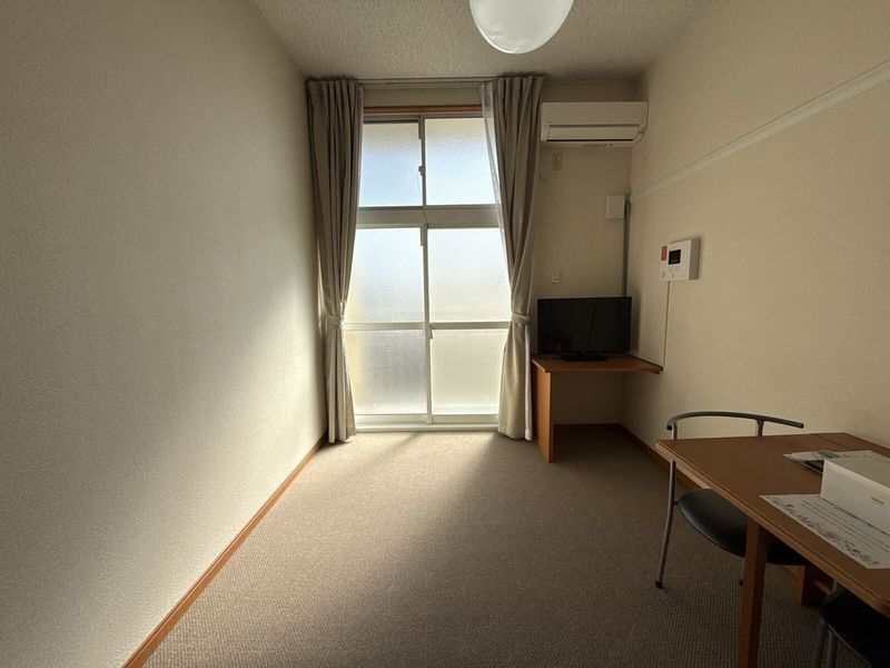 レオパレスハナブサ　Ｎａｒａ 居間