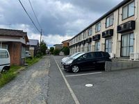 レオパレス開 駐車場