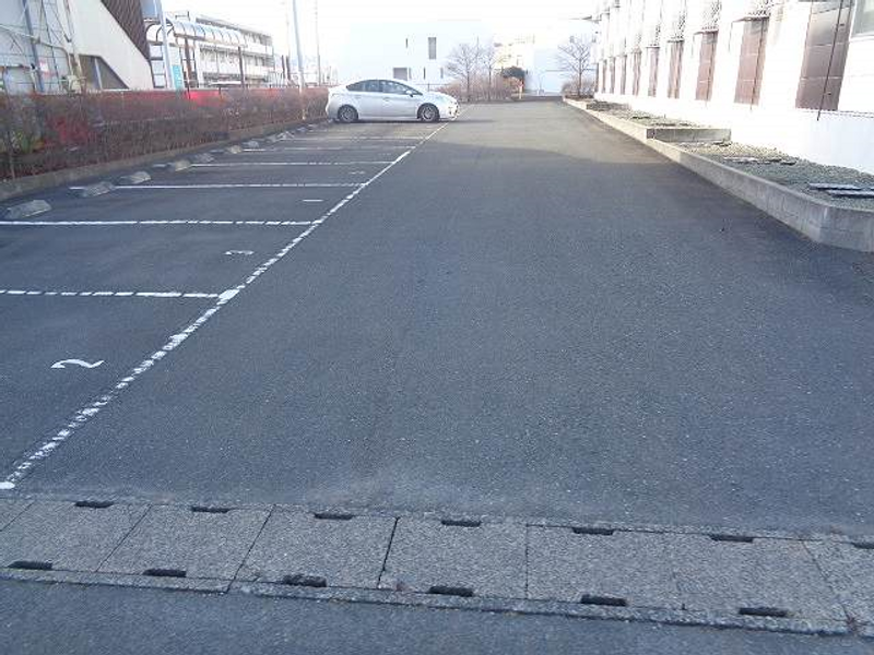 レオパレス台太郎 駐車場