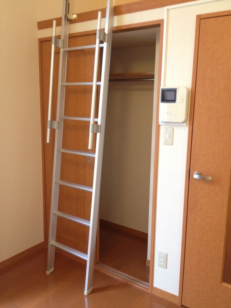 レオパレスクレストＮＹ 収納