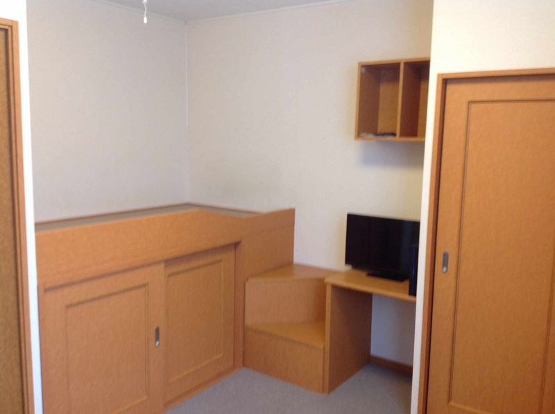 レオパレスグリーンプラネット 居間