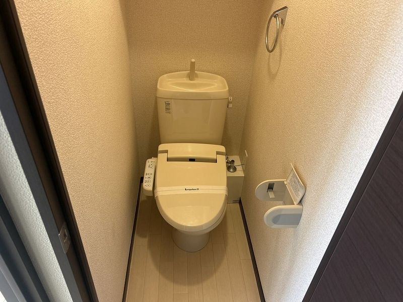 LEONEXT Falcon 21 Toilet
