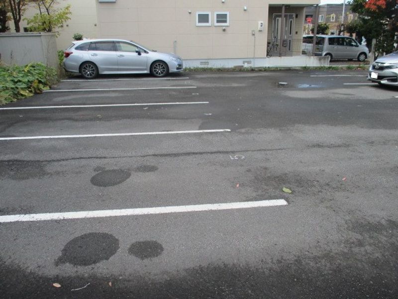 レオパレスサクセス 駐車場