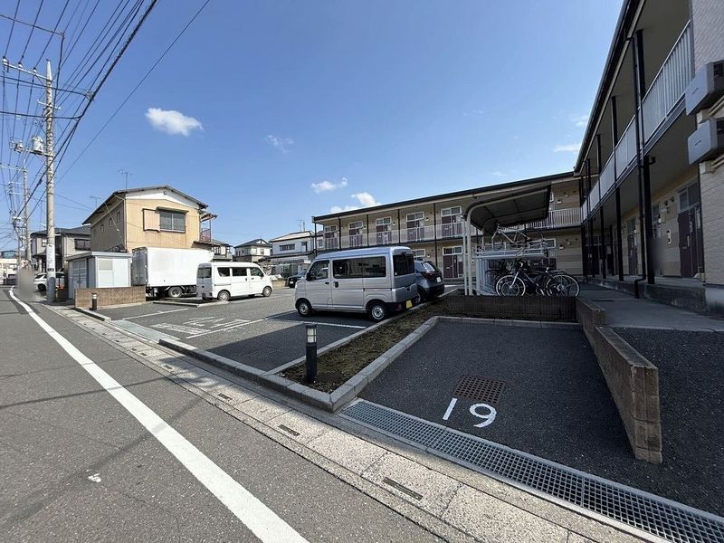レオパレスＳＨＩＢＡＳＡＫＩ 駐車場