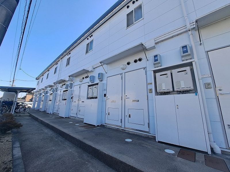 レオパレスアトリオ 玄関