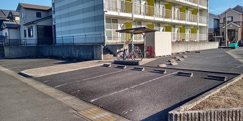 レオパレス２４０美里 駐車場