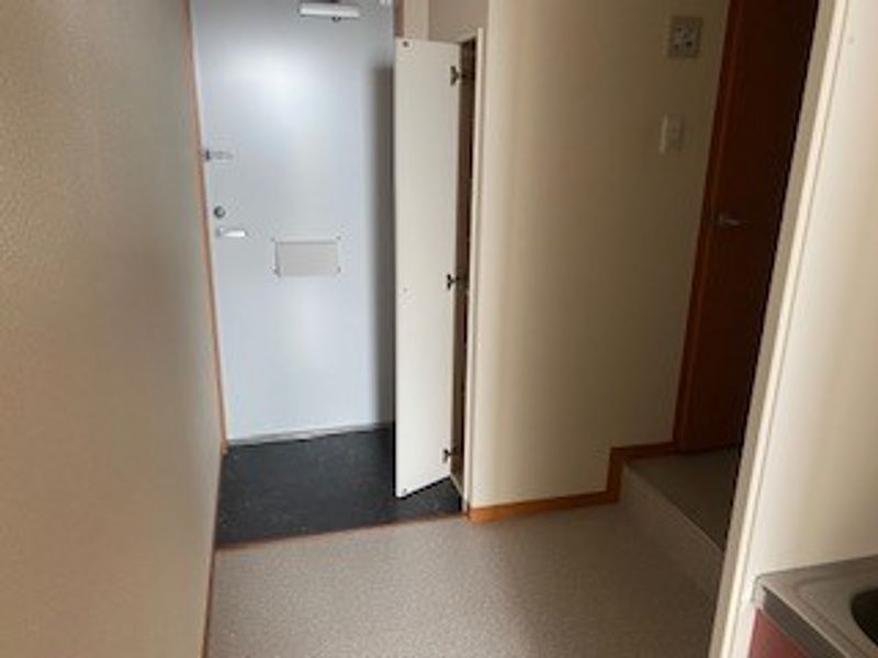レオパレス堀川町Ⅱ 玄関